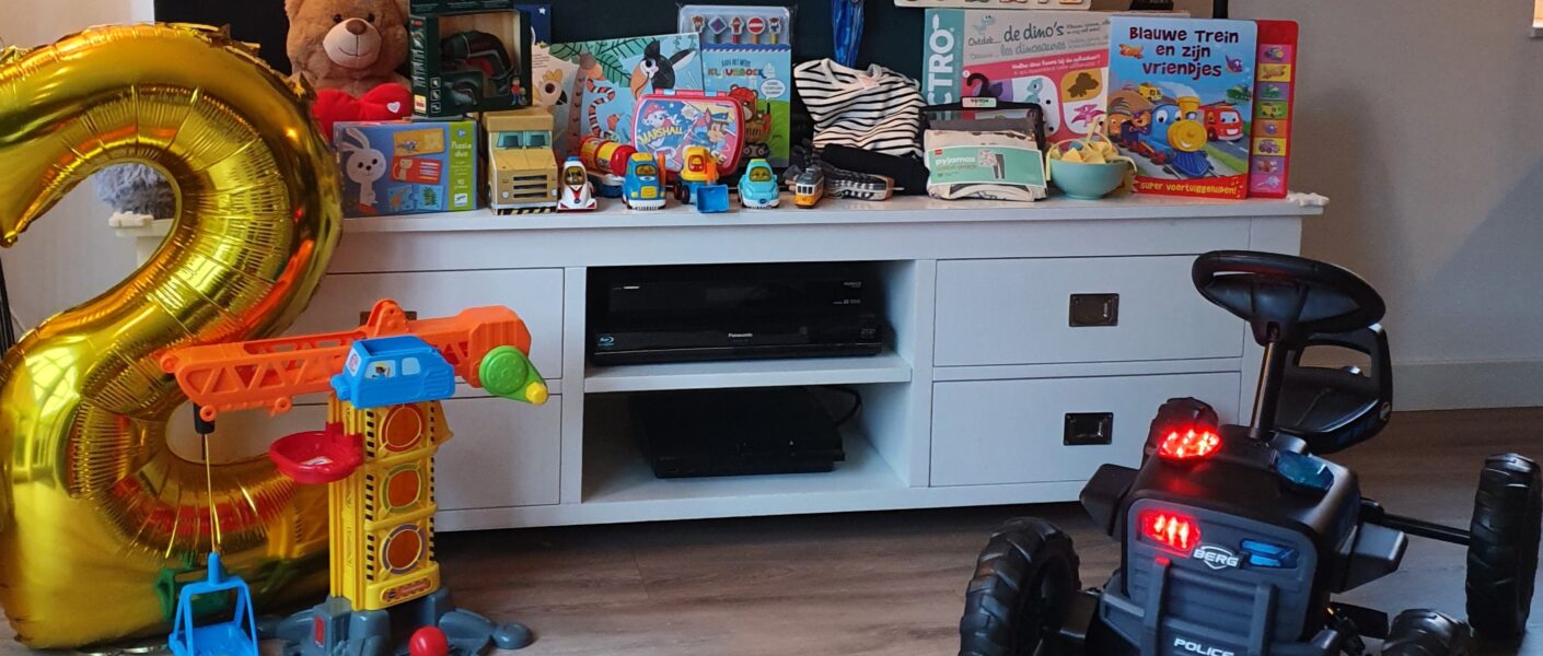 registreren toetje Benadering Cadeau ideeën voor een jongen van 2 jaar - Dé blog van een Huis Tuin en  Keuken moeder